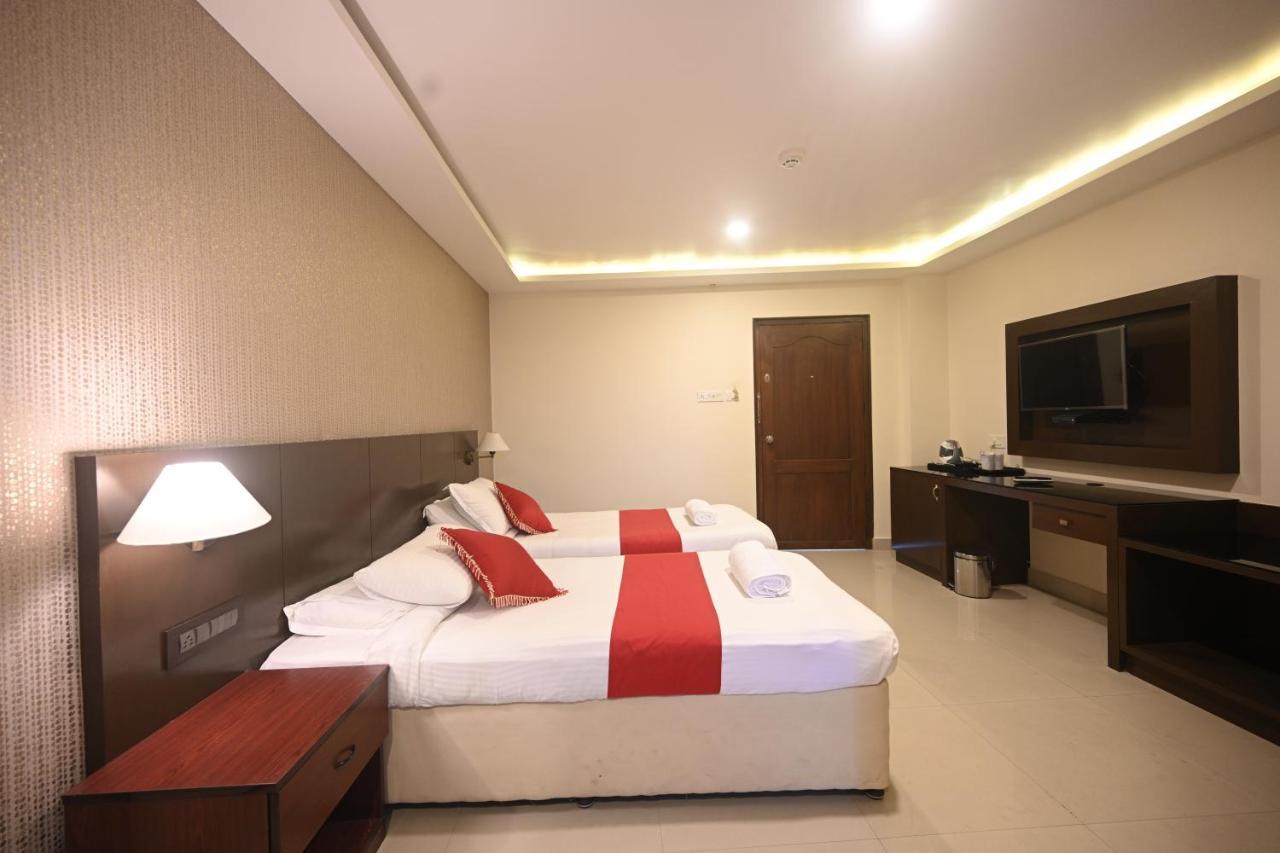 Hotel Bhagavath Gardens Chengannur エクステリア 写真