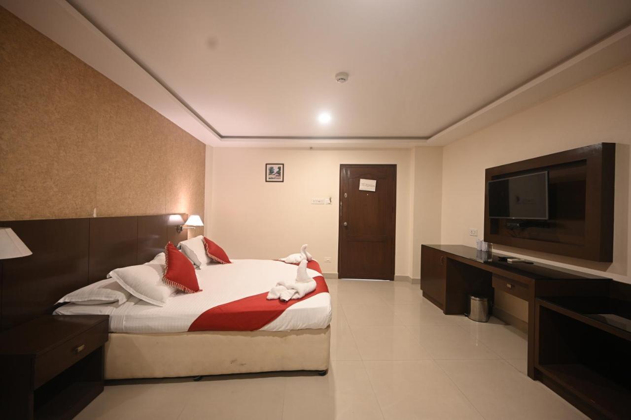 Hotel Bhagavath Gardens Chengannur エクステリア 写真