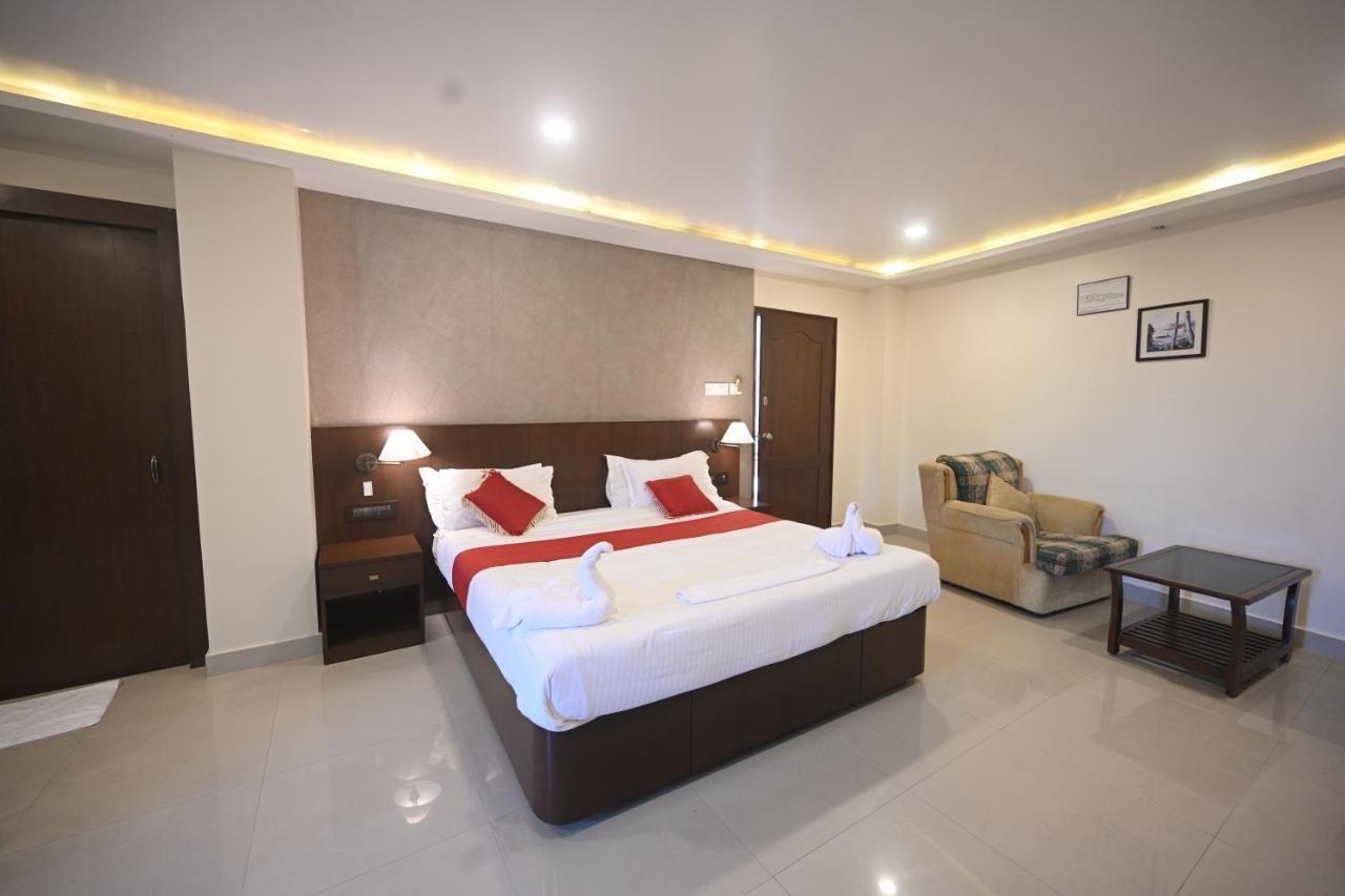 Hotel Bhagavath Gardens Chengannur エクステリア 写真