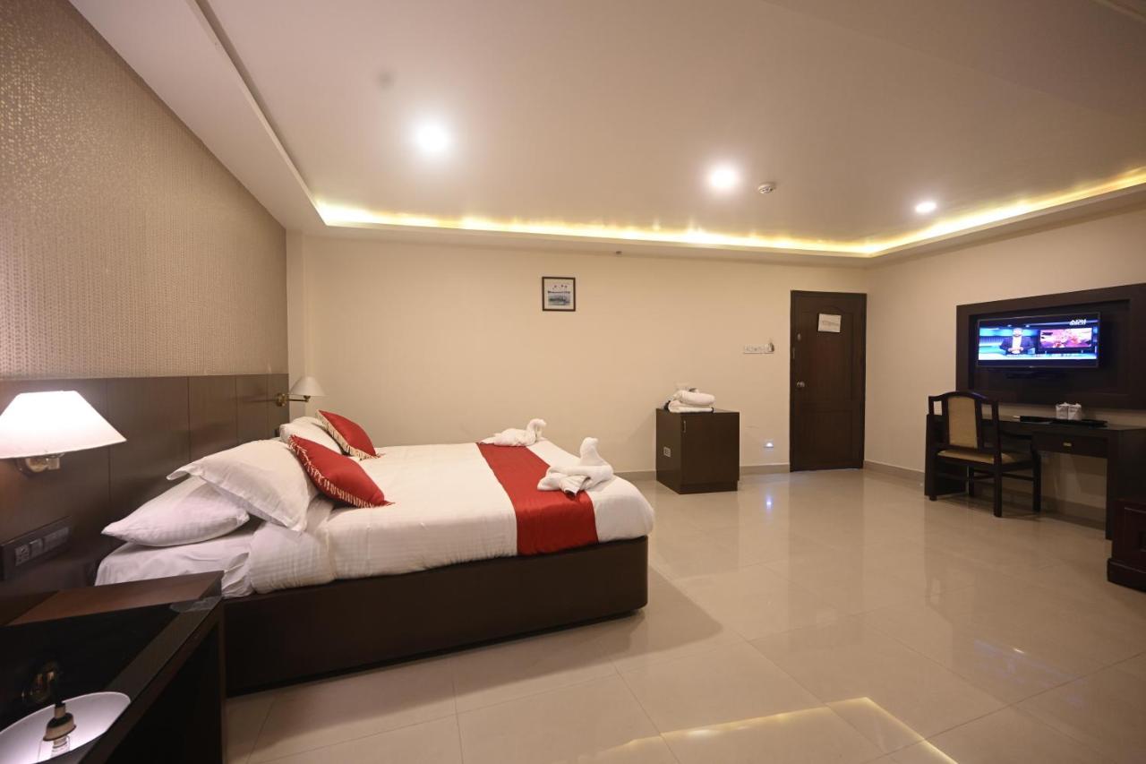 Hotel Bhagavath Gardens Chengannur エクステリア 写真