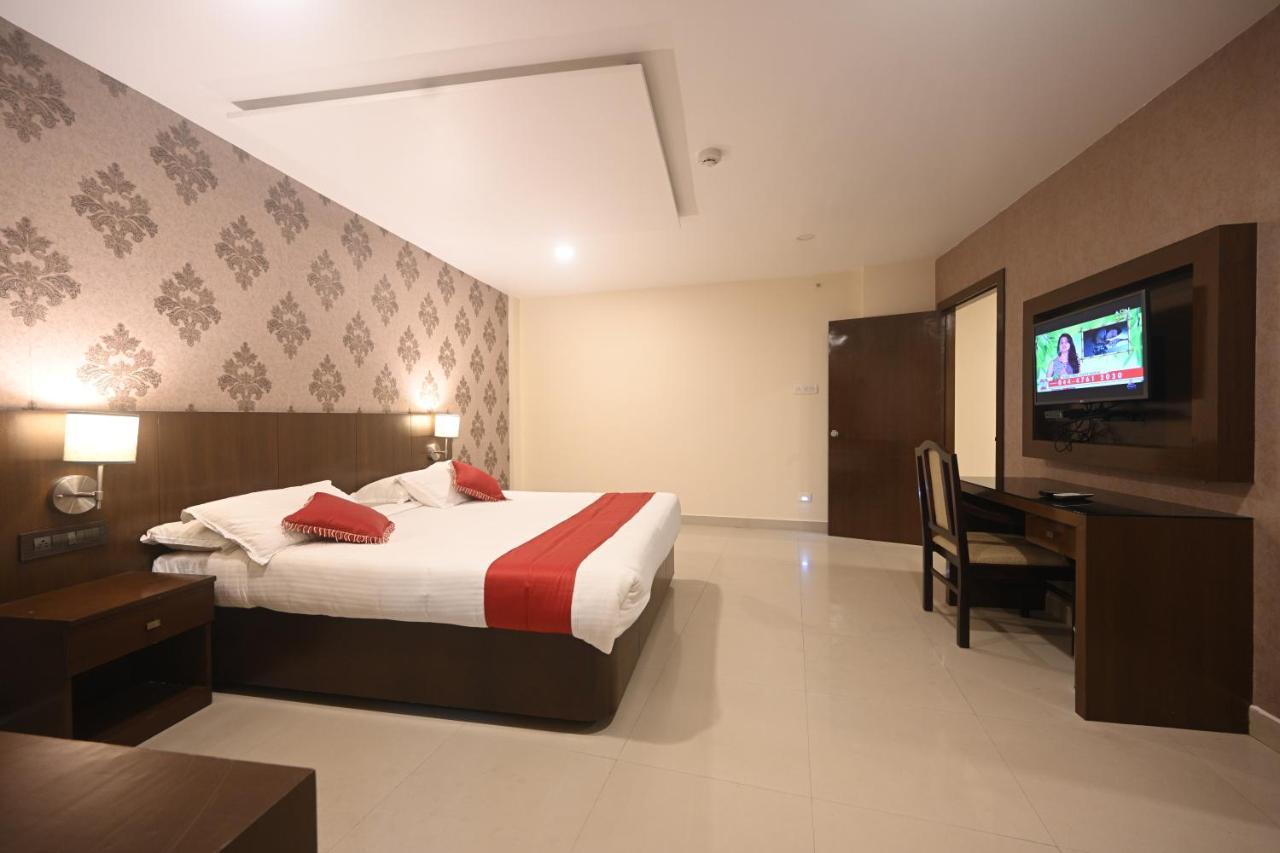Hotel Bhagavath Gardens Chengannur エクステリア 写真