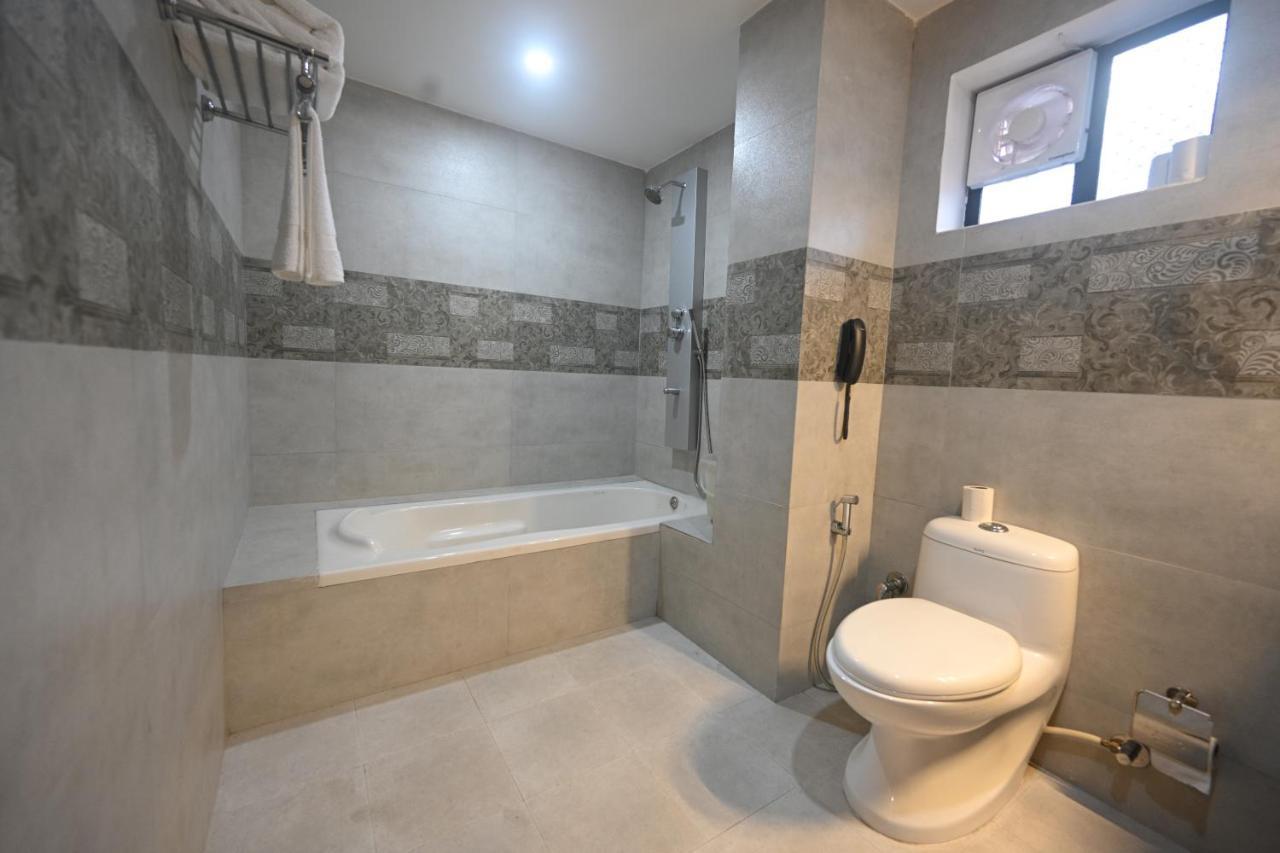Hotel Bhagavath Gardens Chengannur エクステリア 写真