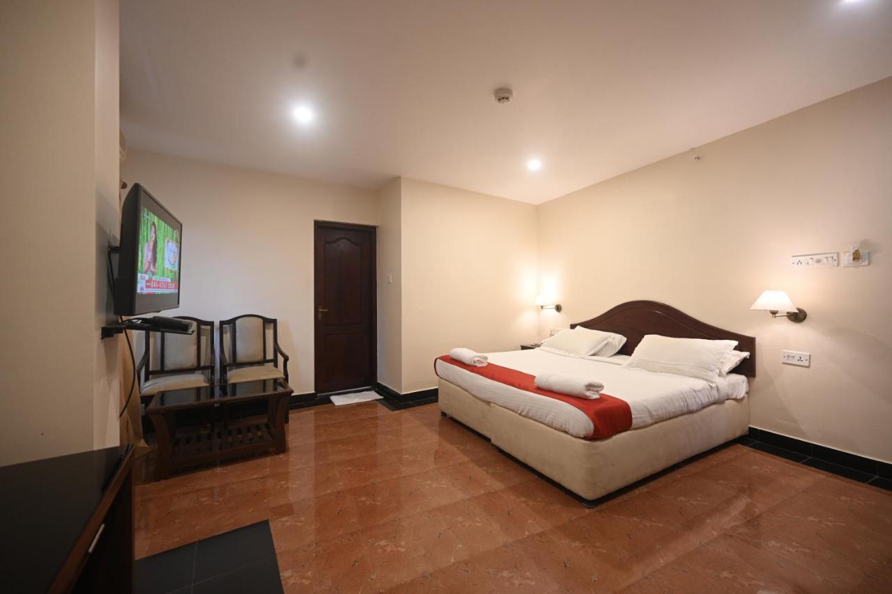 Hotel Bhagavath Gardens Chengannur エクステリア 写真
