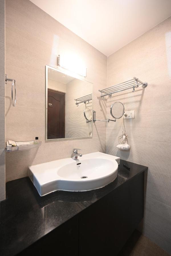 Hotel Bhagavath Gardens Chengannur エクステリア 写真