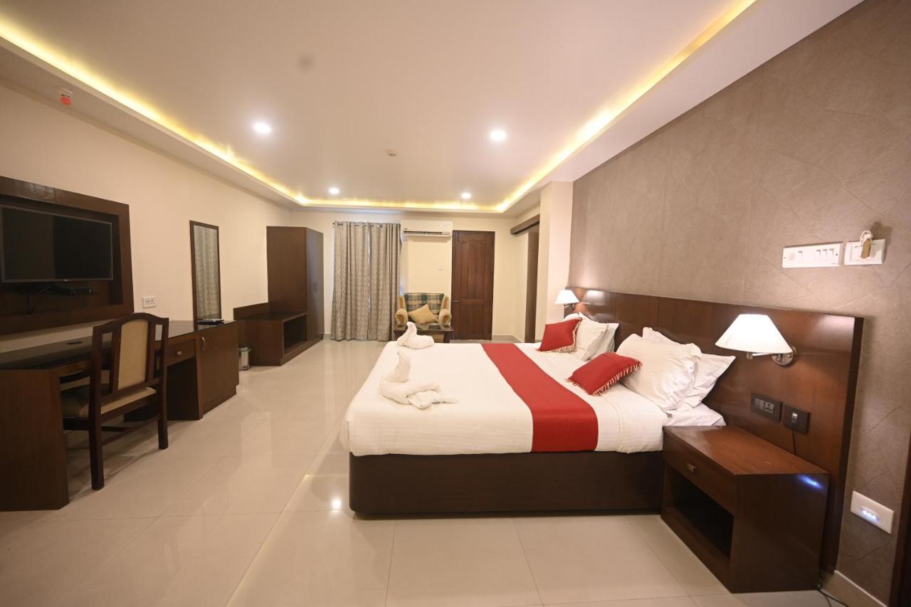Hotel Bhagavath Gardens Chengannur エクステリア 写真